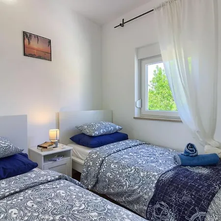Villa White Jasmin